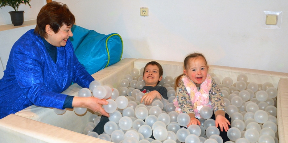 В «Маале» продолжаются комбинированные занятия в сенсорной комнате