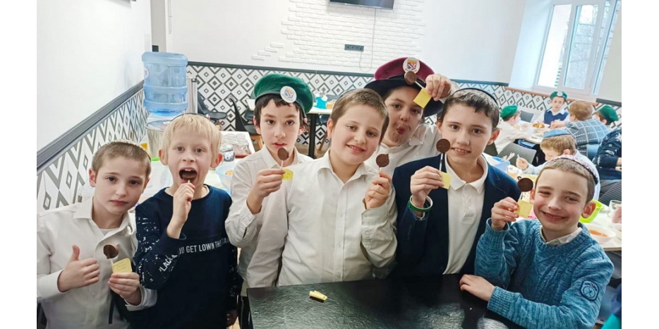 Пуримский марафон весело проходит в иешиве-ктана