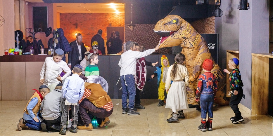 Пурим-5783: вечеринка для Пап и Сыновей