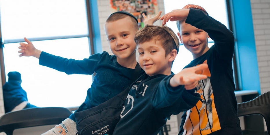 Участники детской программы «Kids» знакомились Шабатом