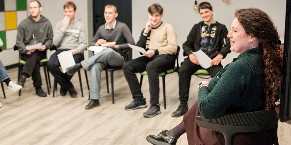 Готовимся к Песаху! Студенты проекта «Stars Днепр» начали подготовку к Пасхальным Седерам