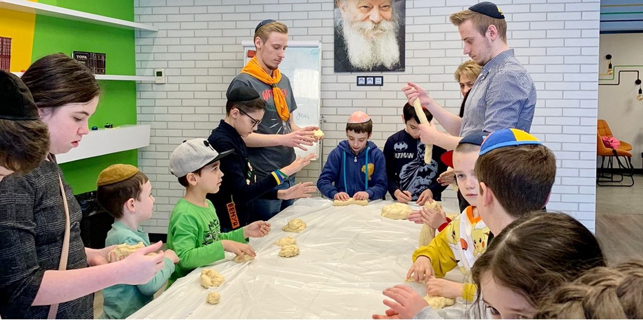 Участники детской программ «Kids» узнали что такое «Лашон Ара»