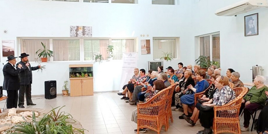 В Доме для пожилых людей прошел необычный урок по недельной главе Торы