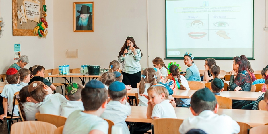 Детский праздник прошел в преддверии Шавуот