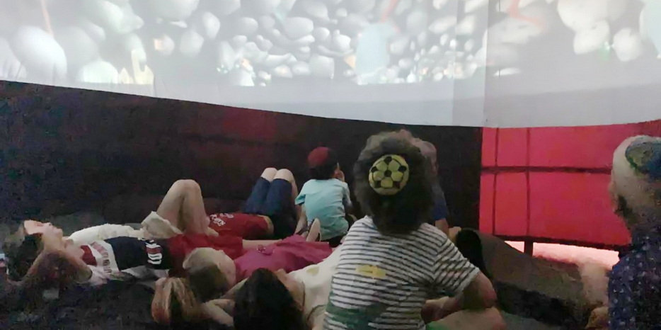 В «Бейт Циндлихт» приезжал планетарий