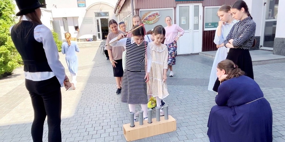«Хасидки Ребе» прошли квест «Миссия шпионов»