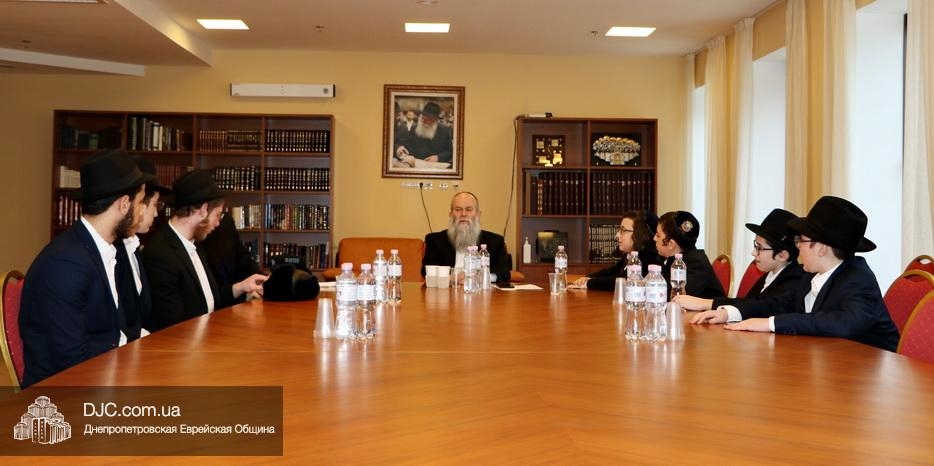 Посещение Днепра – важная часть еврейского образования во многих странах мира