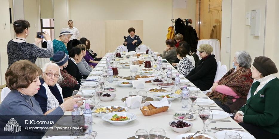 Женский фарбренген в честь Рош Ходеш Адар-алеф