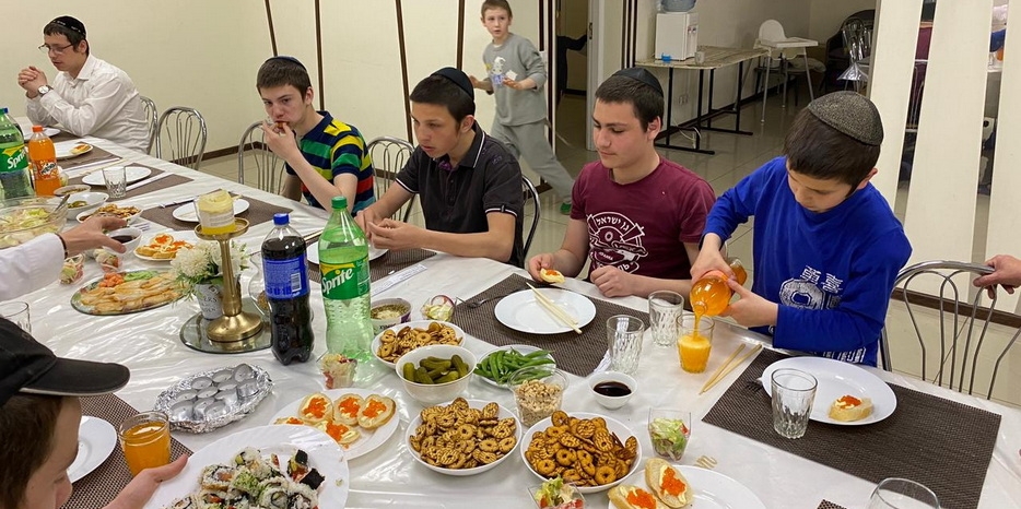 Программа «Фарбренген на Рош Ходеш» благодаря Еврейской общине Днепра. Пансион для мальчиков