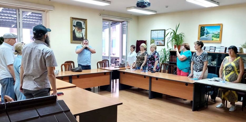 На заседании клуба «Смысл Торы среди народов мира» реб Давид Исроэль Дов Мануйлов рассказал о важности месяца Элул