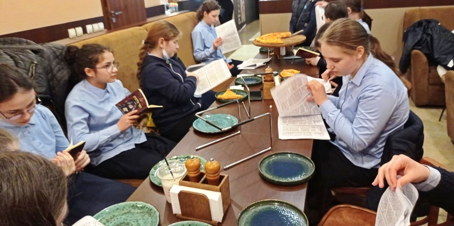 Среди стартапов махона по ускорению прихода Мошиаха лидирует проект Муси и Беллы Чупиных