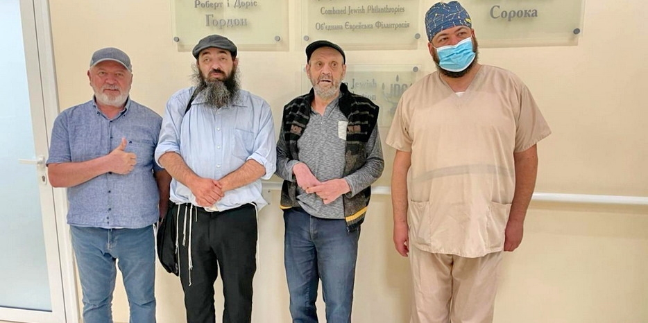 Обрезание в День Ребе в еврейской общине Днепра