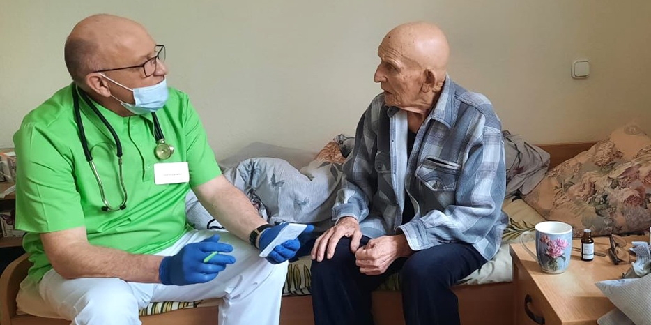 JMC продолжает активно помогать беженцам