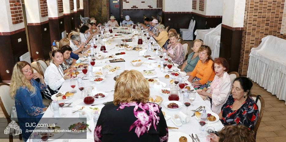 В Днепре прошел женский фарбренген