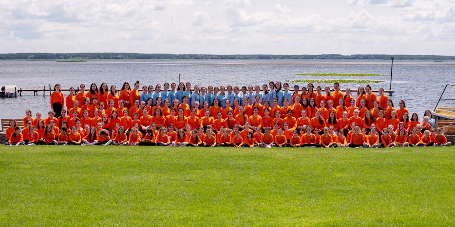 Летний «Шлухим штетл» собрал 200 девочек из 21 страны