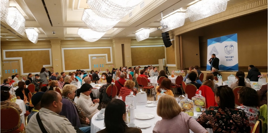 В преддверии Нового года прошла праздничная встреча дискуссионного клуба «Смысл Торы среди народов мира»