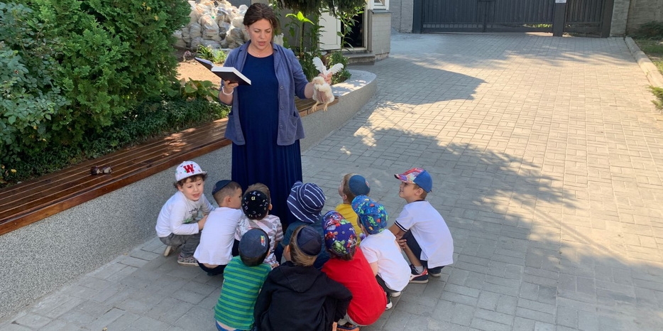 Накануне дня Йом Кипур в детском садике прошел Капарот