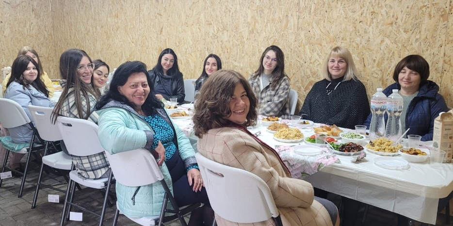 Суккот 5782: педагогический коллектив «Бейт Циндлихт» провел особенную встречу в сукке