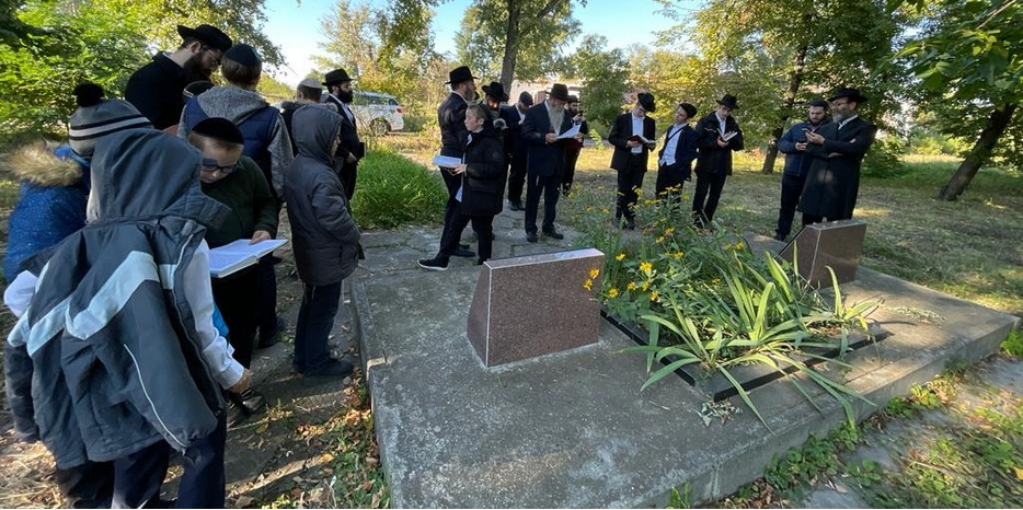 В честь 80 годовщины йорцайт Дов-Бера Шнеерсона прошла траурная церемония
