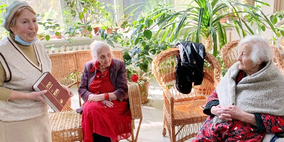 В Доме для пожилых людей начали новый годовой цикл изучения Торы