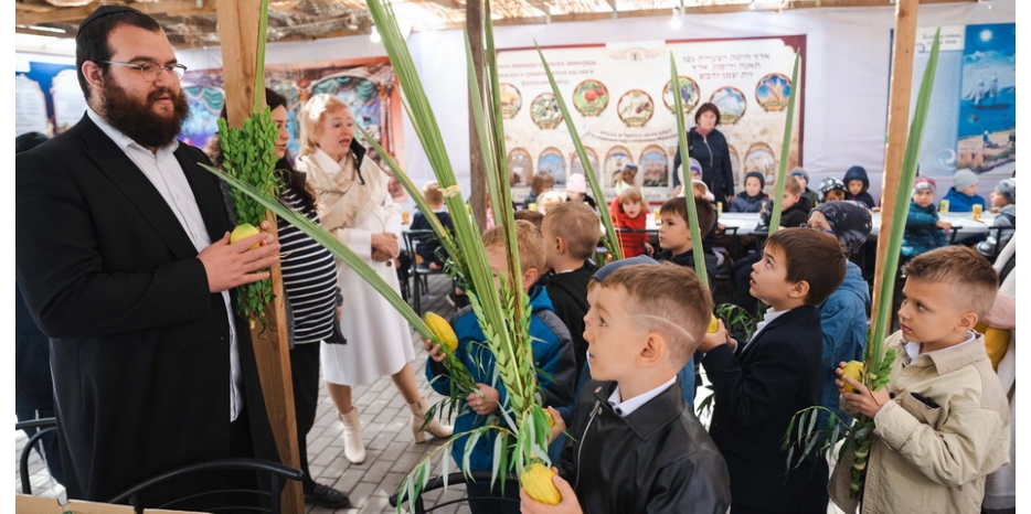 Мероприятия праздника Суккот прошли в еврейских общинах Украины благодаря поддержке Еврейской общины Днепра