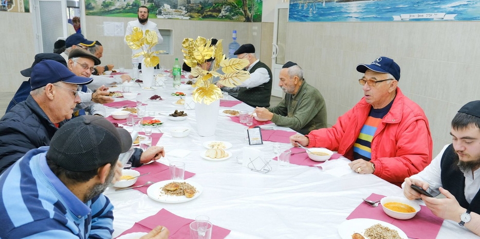 Благодаря Еврейской общине Днепра фарбренгены к Дню йорцайт раввина Леви-Ицхака из Бердичева прошли во многих еврейских общинах Украины