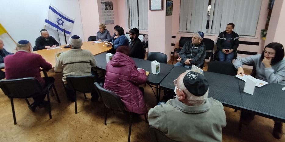 В еврейской общине Новомосковска прошел урок с раввином Залманом Шикулой