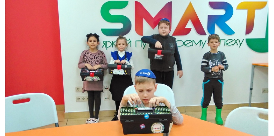 Ребята в проекте «Smart J» учатся менять мир к лучшему