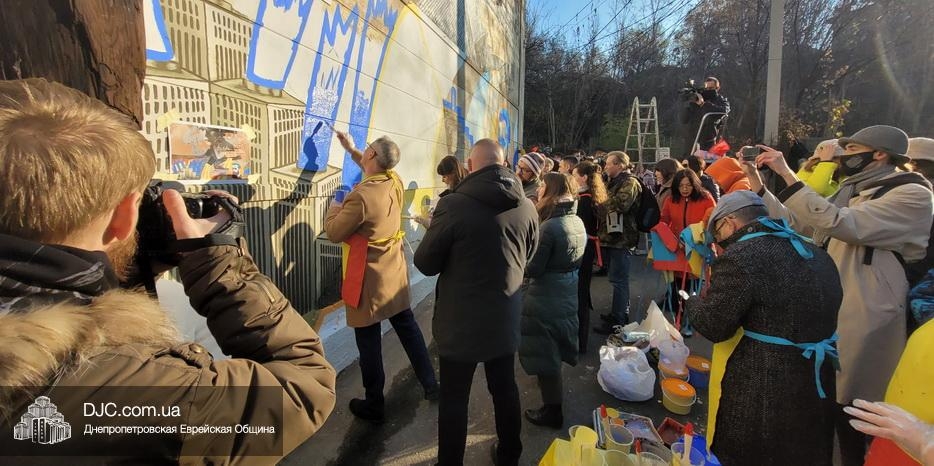 Посол Израиля Михаэль Бродский принял участие в арт-проекте