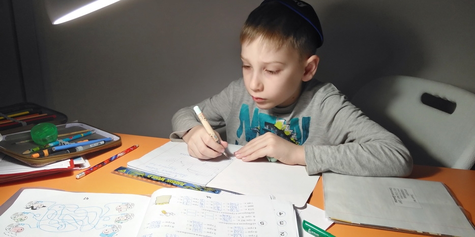 «Smart J» решил один из самых сложных вопросов в жизни школьника и его родителей