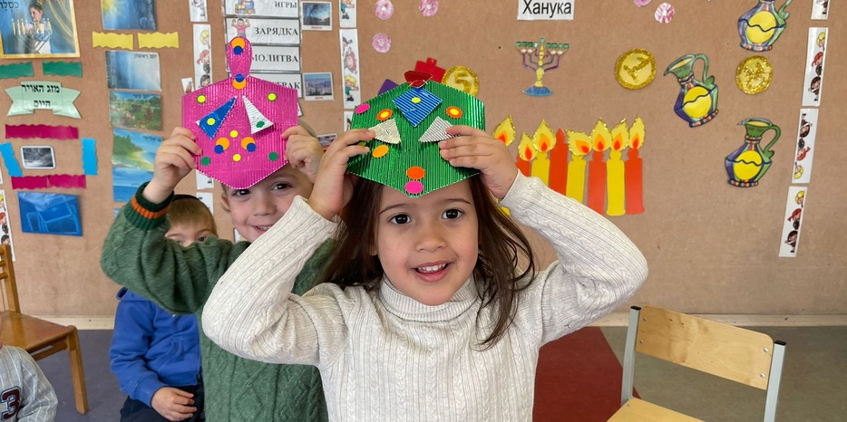 Ханука 5782 в Днепре: В «Бейт Циндлихт» прошел день ханукальных развлечений