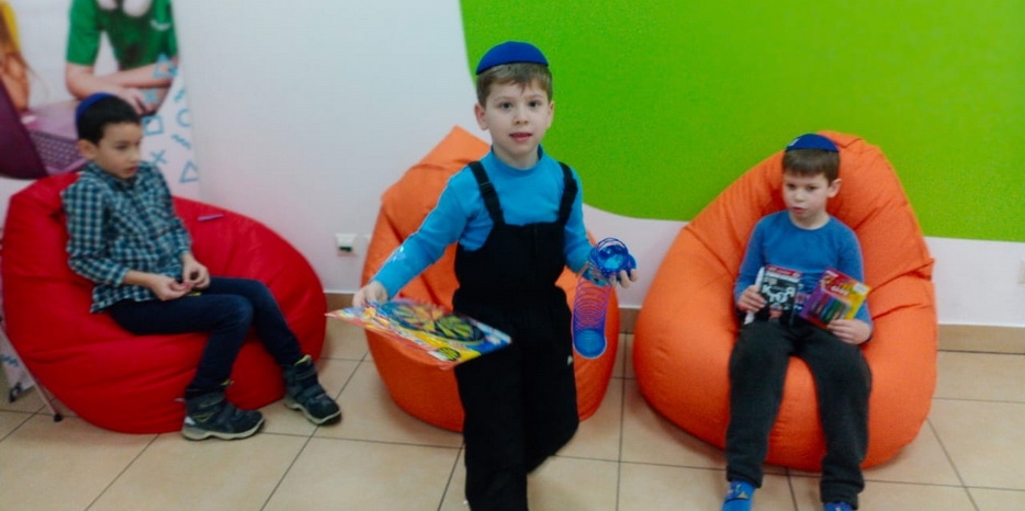 Ребята в проекте «Smart J» на модуле «Английский язык» готовятся покорять мир