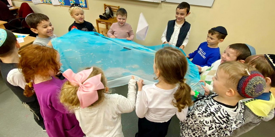 Для малышей прошло занятие по недельной главе «Ноах»