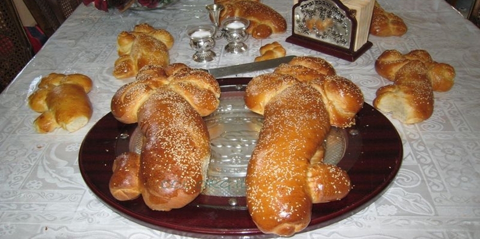 К этому шабату надо испечь особые халы – в виде ключа. Видеоинструкция от Натии Шаташвили