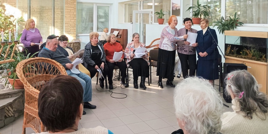 В «Бейт Барух» прошел литературно-музыкальный спектакль «Рассказы ханукальных свечей»