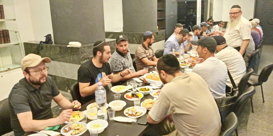 В Днепре прошел гитваадут в честь 28 сивана