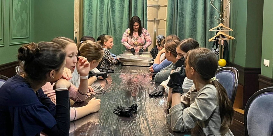 Участницы лагеря выполнили заповедь отделения халы