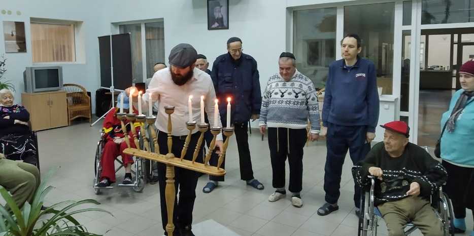 Ханука 5782 в Днепре: В Доме для пожилых людей «Бейт Барух» праздник завершился литературно-музыкальным вечером