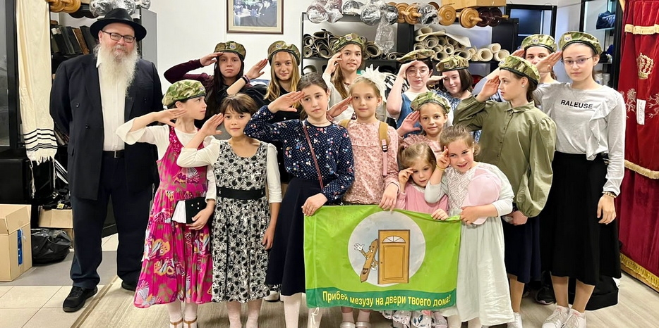 В Днепре проходит лагерь для девочек