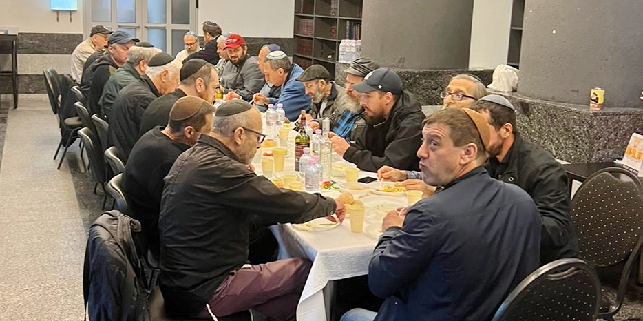 В Днепре прошел гитваадут в честь 17 элула