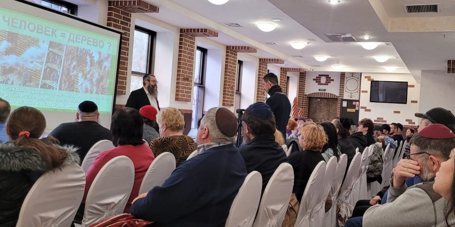 Раввин Дов Бер Байтман выступил на предпраздничном заседании клуба «Смысл Торы среди народов мира»