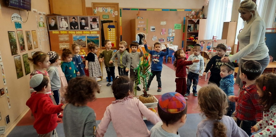 Новый год деревьев отметили в еврейском детском саду