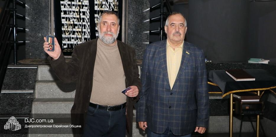 В синагоге вручили награду «За служіння Б-гу і Україні»