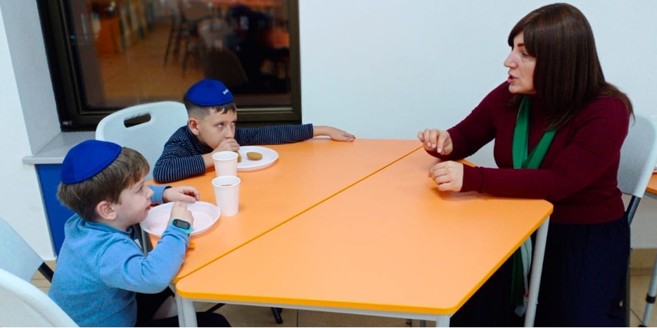 Воспитанники проекта «Smart J» познакомились с праздником Ту Би Шват