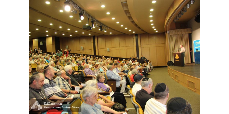 В «Меноре» прошла встреча с Вадимом Рабиновичем