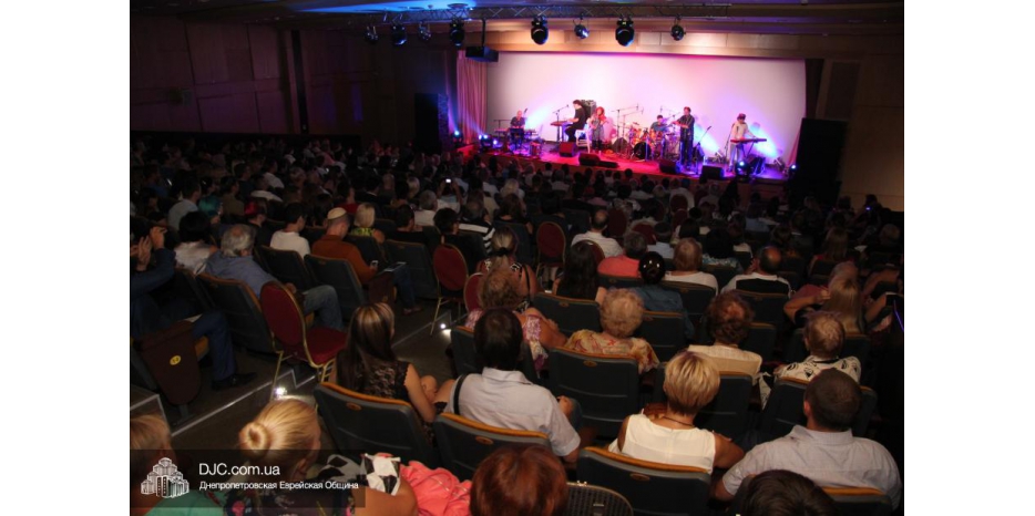 Впервые в Днепропетровске: легендарные The Klezmatics выступили в «Меноре»