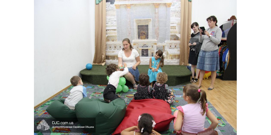 В «Kids Zone» прошел праздничный фарбренген в честь 15 Ава