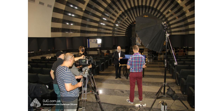 Раввин Каминецкий стал одним из героев фильма о «феномене Днепропетровска»