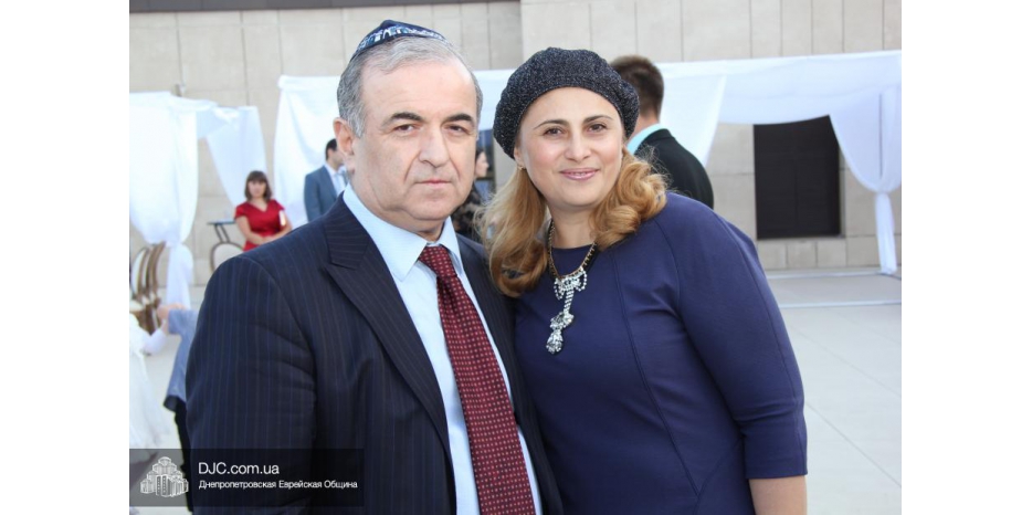 «Шатры Израиля». Невероятная история одновременной свадьбы 18+1 пары