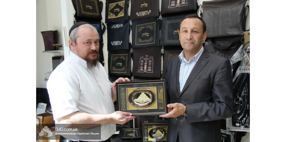 Подарок к Рош А Шана для еврейских активистов региона – 30 «Биркат а-Байт» от магазина «Иудаика»